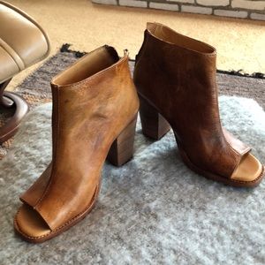 Bed|STU boots. Worn once.